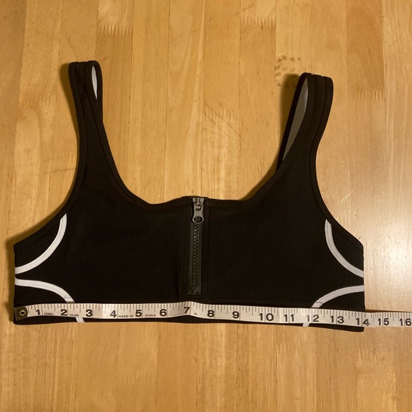 Lululemon Black Zipper Sports Bra Top size M - Picture 11 of 11